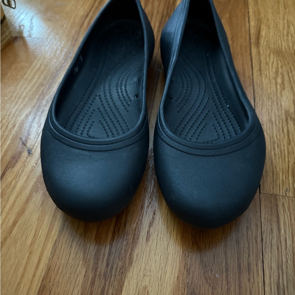 Crocs Black Ballet Flats Iconic Comfort Slip On Work Shoes Women’s Size 9 - Picture 3 of 3